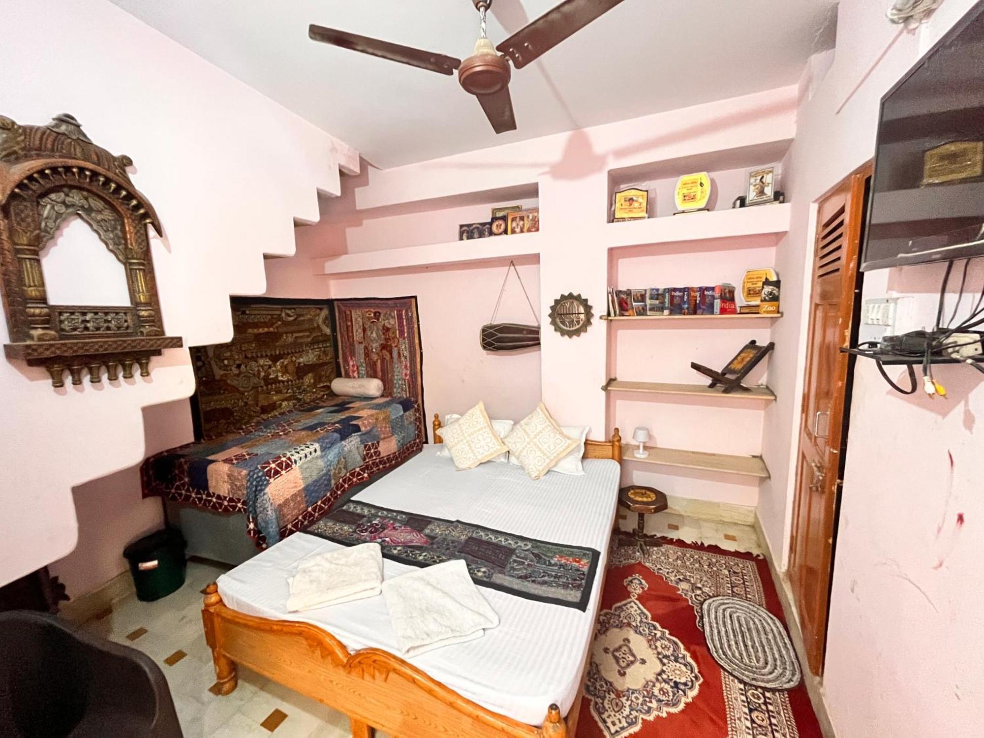 Hostel Marigold Home Stay Jaisalmer Buitenkant foto